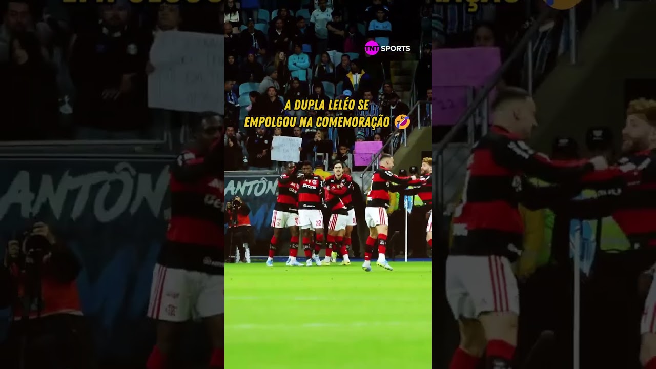 O QUE ROLOU NA COMEMORAÇÃO DO FLAMENGO?! 🤣 A dupla Léo Pereira e Léo Ortiz se empolgou #shorts