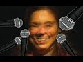 Un parlanteUn fititoUna radioLa TribuUna radio. Aún.