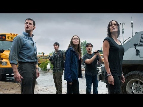 Walking Dead's Laurie On Her New Disaster Film: Into The Storm - Comic Con 2014