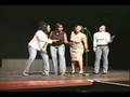 Girls-singing-En-Vou