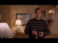 Cousin Eddie ist bei den Griswolds angekommen und führt ein sehr ernstes Gespräch mit Clark.Aus: 