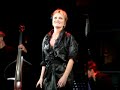 windcarrot.com: patricia kaas sings in russian
