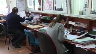 Во тек се анализи за намалување на вработените во јавната администрација