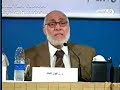 قال تعالى[وألقى في الأرض رواسي أن تميد بكم وأنهارا وسبلا لعلكم تهتدون] قال تعالى أيضآ[ ألم نجعل الأرض مهادا والجبال أوتادا] كانت هذه الجبال في نظر العلماء الجيولوجيين في القرن التاسع عشر الميلاديلاتعدو كونـها مرتفعات أونتوءًا فوق سطح الأرضوتتابعت الدراسات وجاءت بعثة العلماء الإنجليز عام 1864م لدراسة جبال (هيمالايا)ولم يخرجوا بنتيجة منها إلا بلغز سموه (لغز الهند)وتتابعت الدراسات لنفس النتيجة وسموها(لغز الجبال)وأخيرا طرح أحد العلماء نظرية تقولإنه ربما كان لهذه الجبال جذور في الأرضوهكذا إنكب العلماء على دراسة ذلك مستخدمين جهاز (السيزموغراف) فتبين لهم التاليأن الجبل له جذر يمتد تحت سطح الأرض بما يعادل أربعة أضعاف ونصف إرتفاعه فوق سطح الأرض وأن وظيفته لتثبيت الأرض وحفظ توازنـها وهذا السر لم يتأكد منه الباحثون إلاعام 1956 مكما ذكر الدكتور فاروق الباز المختص في علم الجيولوجياوهذا السر قد ذكره القرآن الكريم قبل ما يزيد عن ألف وأربعمائة عام فقال تعالى:[ والجبال أوتاد]قال تعالى:[ والأرض مددناها وألقينا فيها رواسي وأنبتنا فيها من كل شيء موزون][وألقى في الأرض رواسي أن تميد بكم] ثم لننظر إلى كلمة (ألقى) فنجد فيها إعجازا قرآنيا آخر لقد قال علماء الجيولوجياإن تكوين الجبال على سطح الأرض إنما تم بطريقة الإلقاءوهذا الإلقاء تم جيولوجيًا عبر العصوروهو من أسفل إلى أعلىحيث لفظت المحيطات والبحار مابداخلها وذلك بفعل البراكينأومن أعلى إلى أسفلو ذلك بفعل مجاري الأنـهار والترسبات الصخرية أولا بأول.ثم إنظر أخي الكريم لقوله تعالىوالسماء ذات الرجع والأرض ذات الصدعحركة طبقات الأرض الكائـنة تحت القشرة الأرضيةتسبب ضغطا هائلا من الأسفل إلى الأعلىونتيجة هذا الضغط تتكون الجباللقد ثبت علميا أن الجبل يمتد أربع مرات ونصف تقريبا داخل طبقات الأرض السفلى. ذكر العالم الألماني (الفرد كرونر )وهو عالم جيولوجي كبير وهو من أكبر الملحدين عند زيارته لجامعة الملك عبد العزيزوعند حواره مع العلماء قيل لهمن أين لمحمد صلى الله عليه وسلم كل هذا العلم ؟ فقال(لابد أنه جاءه من أعلى أو من فوق)أنطقة الله .... أنطق الملحد فقالهاسبحانك جل شأنك