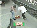 PEGADINHAS DO JOAO KLEBER - Dando Pontap� Nos Outros, Laranjas Rolando Na Cal�ada, Carteiro Maluco
