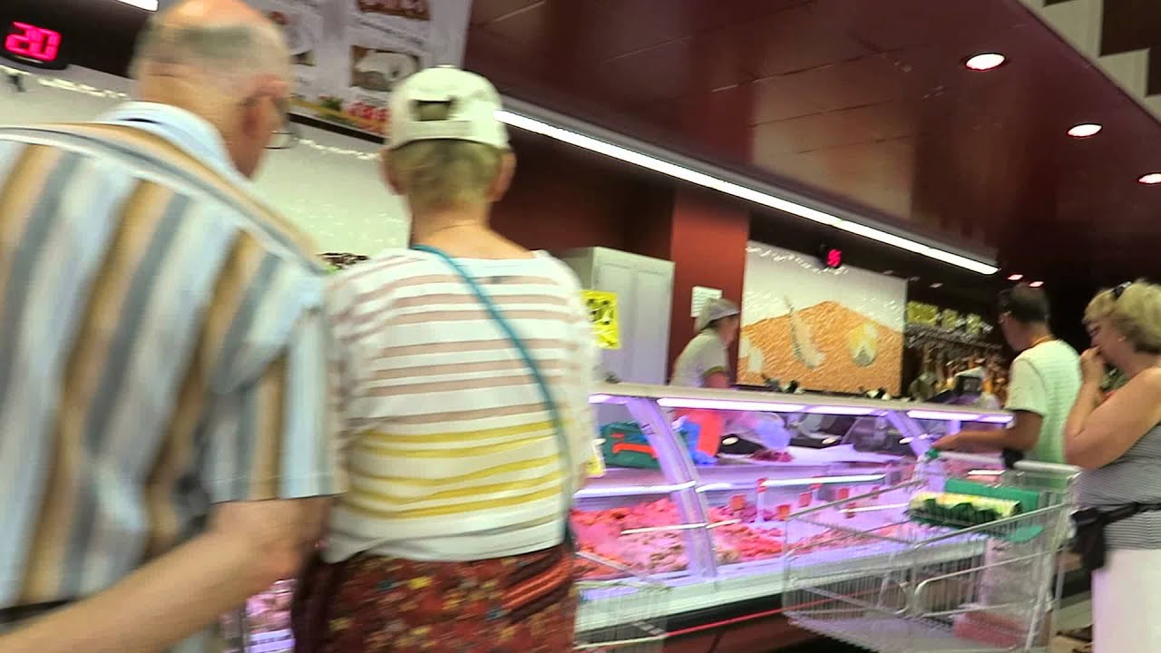 Videomatkat - Laajan valikoiman edullinen<br />
marketti löytyy Los Cristianoksen laidalta