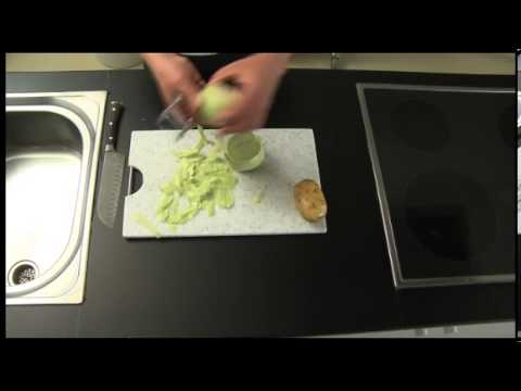 Rohschinken - Kochen mit GORILLA! Sandro Heimberg zeigt dir, wie du Kohlrabisuppe mit Rohschinken machen kannst (Teile 1-7). GORILLA für mehr Uga-Uga im Leben! www.gorilla.ch.