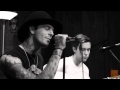 102.9 The Buzz Acoustic Session: The Neighbourhood - Female Robbery