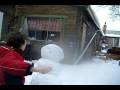 videos de how a guy makes a snowman