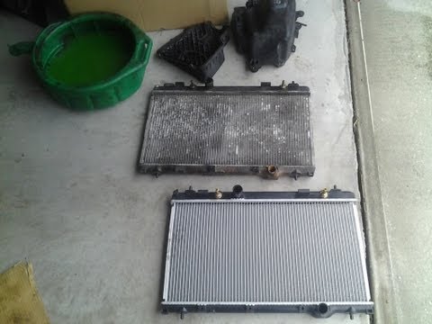 How to replace radiator on dodge neon 02 part1