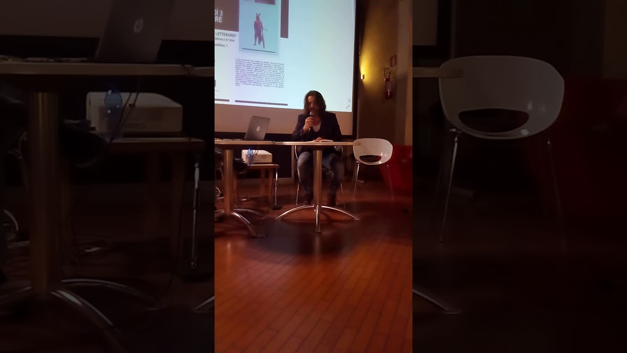 Stefano de Majo interpreta il brano "Il signor Canti"