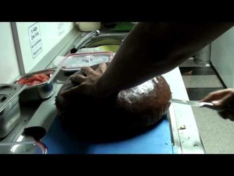 Így készül Magyarország legnagyobb hamburgere