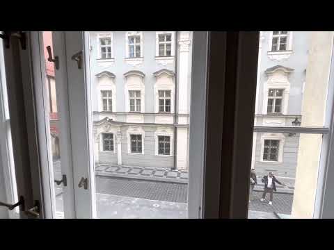 Video K pronájmu stylový zařízený byt 2+kk (50m2), ulice Maiselova, Praha 1, Josefov