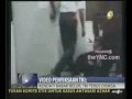 Click here to watch this video TKI Dipukul Ramai Ramai Polisi Malaysia
