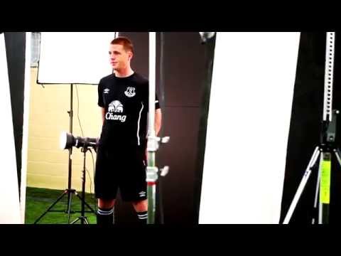 Video: Behind the scenes at the photo shoot for Everton's new away kit