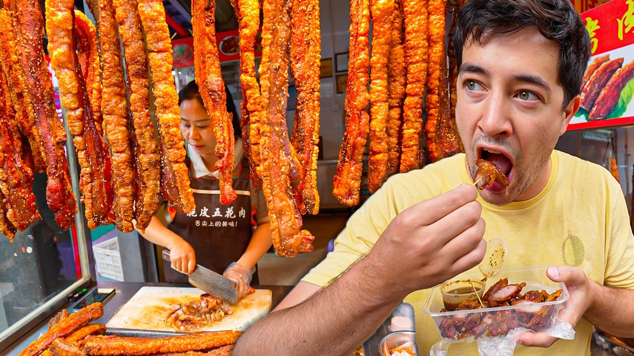 China's Wildest Street Food Market 🇨🇳 What They DON’T Show Tourists! (Kunming)