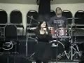 Fernanda Brum canta \