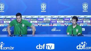 VÍDEO: Júlio César e Bernard, da Seleção Brasileira, concedem entrevista coletiva