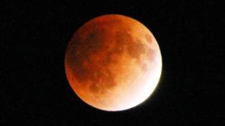 Total Lunar Eclipse in December 10, 2011 Tokyo, Japan 皆既月食 2011年12月10日 東京 日本