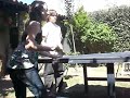 agus juega al ping pong con su cu�a