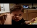 Kid looves cookies