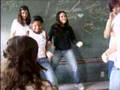 Meninas dançando creo =D