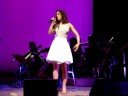 Roberta Sá cantando \"Chovendo na Roseira\" Roberta Sá cantando \"Chovendo na Roseira\"