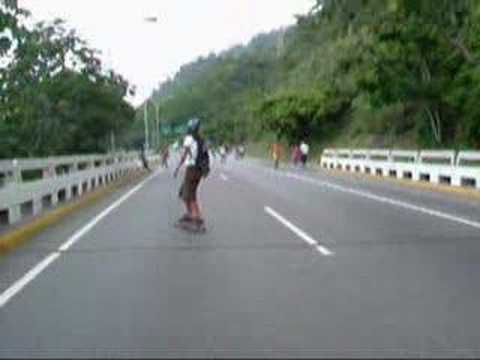 CHICKS ON WHEELS - Girl Longskate Session