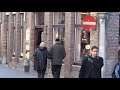 sur la place simon stevin a bruges (belgique)