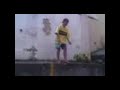 JOGANDO BOLA NO MURO