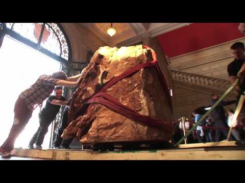 Lire la vidéo Evolution sculptures monumentales de Marc Quinn
