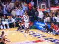 videos de LEBRON JAMES DUNKS FROM THE FREE THROW LINE