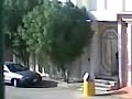 هذي خدامه تطلع ابو فسيه من البيت بعد ما خصلت منه  ...