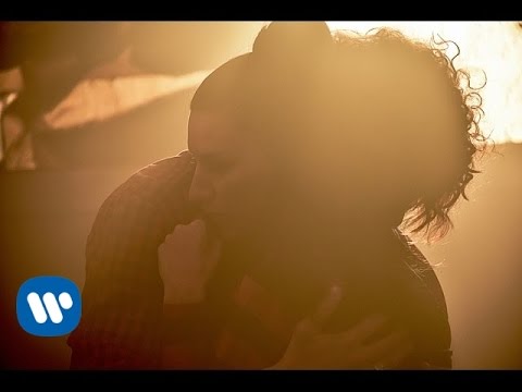 Entre Tú y Mil Mares ft. Melendi Laura Pausini