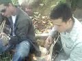 Passagem de som e acertos em uma vers&atilde;o ac&uacute;stica da m&uacute;sica "Palavras Repetidas".