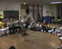 portes ouvertes du 4 au 9 f�vrier 2008.
jeu entre formado thiago (senzala de santos et peti (lyon).
un avant-go�t du festival les 16, 17 et 18 mai 2008 � saint etienne!
www.senzalasaintetienne.com