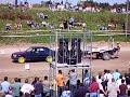 Mercedes W124 300D beim Tractor Pulling
