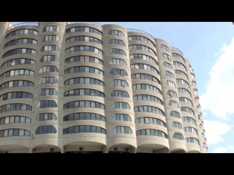 Downtown Chicago tour via Chicago river
