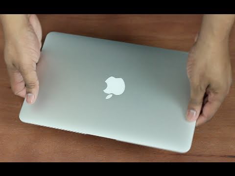 11.6 - Netflix: http://netflix.com/soldier Soldier Amazon Store: http://goo.gl/4FwsZ This is an unboxing of the Late 2010 11.6 in MacBook Air from Apple. This is th...