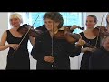 interview with baroque violinist, elizabeth wallfisch - on working with tafemusik baroque orchestra for their latest release: vivaldi's 'l'estro armonico'.