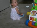 Isabella brincando!