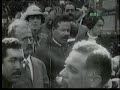 Dos leyendas de la historia de Mèxico. Villa y  Zapata entrando a caballo juntos con sus 60,000 hombres el 14 de Dic de 1914 al Zòcalo en la Ciudad de Mexico.Banquete brindado a Villa y Zapata en Palacio Nacional. Pancho Villa llora conmovido ante la tumba de Francisco I Madero. Emiliano Zapata parte con sus tropas de la Ciudad de Mexico. (Narraciòn de Manuel Bernal, pelicula del archivo de Salvador Toscano).