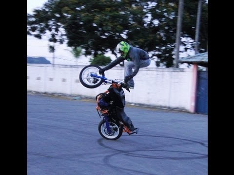 wheeling - Facebook.com/riderdouglasferreira Email: douglasaltogiro@hotmail.com Vou contar com a ajuda de vocês galera para fazer esse canal ir para frente e poder ser ...