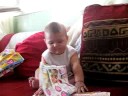 Lou regarde les nouvelles Lou regarde les nouvelles