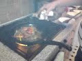 Chuchuca haciendo lomo saltado en londres