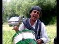 poa cantando en romeria