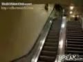 Bombazo en escaleras mecánicas