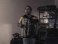 duelo de acordeon de uma pessoa só ! hehe