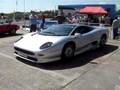 Getting in and driving off in the Jaguar XJ220