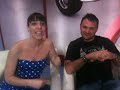 Andrea y ¿Alberto? presentándonos Aprende Inglés con SingStar!